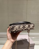 شنطة كتف كوتش