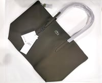 شنطة لاكوست فيس زيتي غامق