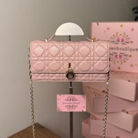 شنطة يد ديور بيبي بينك مطفي