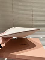 توت باق miu miu