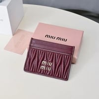 محفظة miu miu