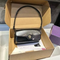 شنطة كتف توري بورش أسود