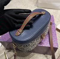 شنطة يد توري بورش