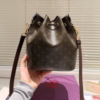 شنطة توري بورش