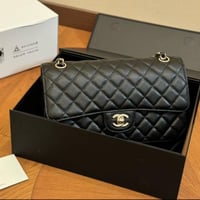 شنطة كتف شانيل