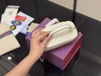 شنطة يد توري بورش