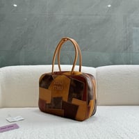 شنطة يد miu miu كبير