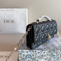 شنطة يد ديور أسود مطفي