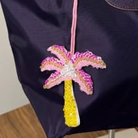 ميدالية نخلة بينك