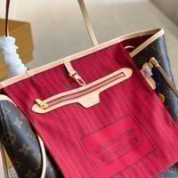 توت باق Lv أحمر