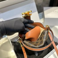 شنطة يد سيلين بني