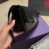 شنطه يد توري بورش لامع