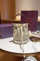 شنطه يد توري بورش