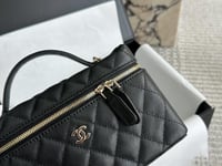 شنطة يد شانيل أسود