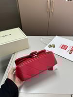 شنطة كتف كوتش