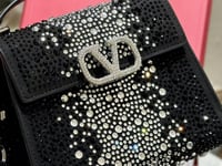 شنطة يد فالنتينو لامع