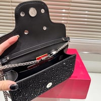 شنطة يد فالنتينو