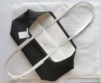 شنطة لاكوست دبل فيس ابيض L