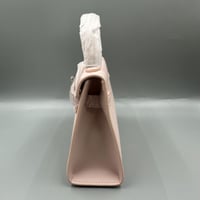 شنطة بينك فاتح