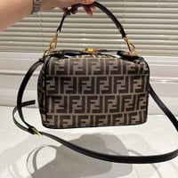 شنطة يد فندي