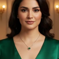 قلادة قلب بزركون أخضر (فضة إسترليني 925)