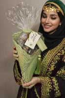 بقشة تمر صقعي محشي جوز تغليف فردي لكل حبه مع طحيني...