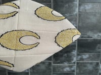 بقشة الهلال لون بيج(( بدون تعبئه))