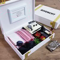بوكس جيفنشي رجالي فاخر شماغ وساعة وعطور ونظارة بتغ...