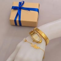 طقم نسائي فاخر مطلي بالذهب مع ساعة وسوار اسم أنيق