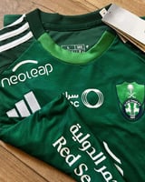 طقم الاهلي السعودي الجديد لون أخضر 2025