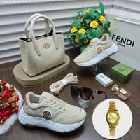 طقم نسائي راقٍ مع حقيبة وحذاء وإكسسوارات كاملة