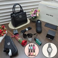 طقم نسائي فاخر شنطة وحذاء ونظارة وإكسسوارات هدايا...