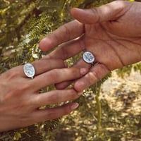 خاتم فضة بصدف إفريقي طبيعي بنقش عربي