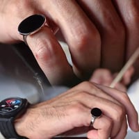 خاتم فضة خالصة بسطح أسود ناعم