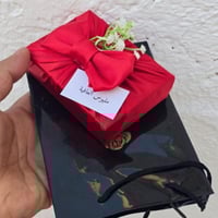 سلسال قلب بأجنحة ذهبية فخمة محفور عليه الاسم