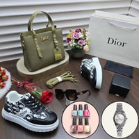 طقم نسائي فخم شنطة مع حذاء ونظارة وساعة داخل باكج...