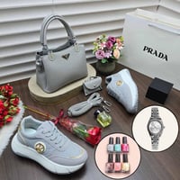 طقم هدايا نسائي فاخر شنطه مع حذاء وساعة وعناية تجم...