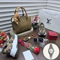 طقم نسائي متكامل بتصميم أنيق للاستخدام اليومي