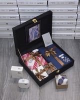 بوكس هدايا شتوي رجالي فاخر قماش ممتاز وشماغ وساعة