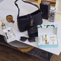 طقم هدايا نسائي فاخر مع حقيبة وإكسسوارات وساعة أني...