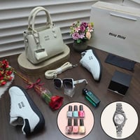 طقم نسائي فاخر شنطة وحذاء ونظارة وإكسسوارات هدايا...