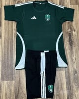 طقم تمارين نادي الأهلي السعودي الجديد ٢٠٢٥