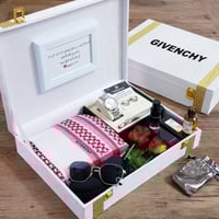 بوكس جيفنشي رجالي فاخر شماغ وساعة وعطور ونظارة بتغ...