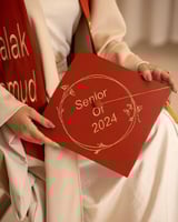 عبايه تخرج 2025 لون سكري واحمر