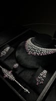 طقم وردي راقي تصميم شبيه ألماس وقفل ألماس وزن ثقيل