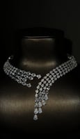 طقم راقي تصميم شبية ألماس فضي