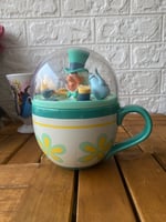 كوب اليس في بلاد العجائب