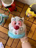 كوب اليس في بلاد العجائب