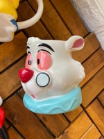 كوب اليس في بلاد العجائب