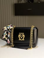 لحقيبة وف موسكينو